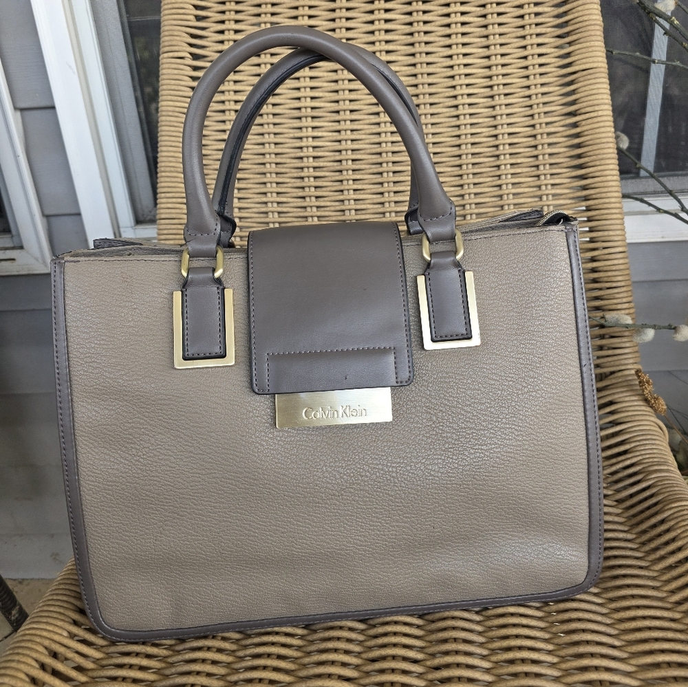 Calvin KLEIN Leather Purse Satchel Medium Handbag Hand Bag Buckle Zip